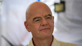 Federa&ccedil;&atilde;o escocesa retira apoio a Infantino