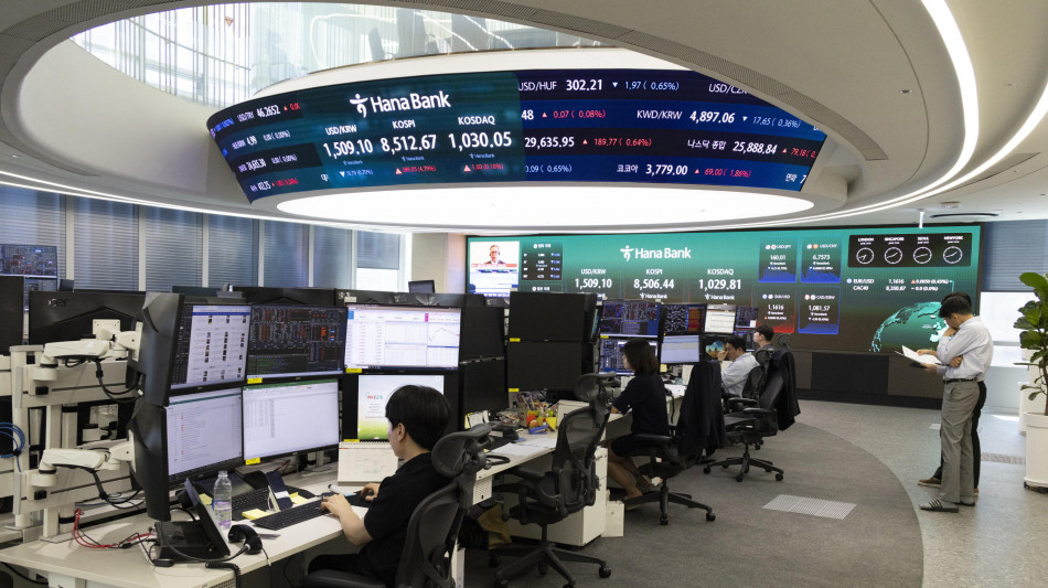 ++ Borsa: l'Asia chiude brillante tra l'Ia e lo stretto di Hormuz ++