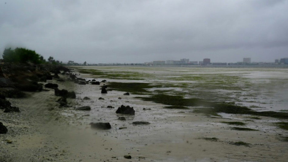 La Floride se pr&eacute;pare &agrave; l'impact imminent de l'ouragan "historique" Ian