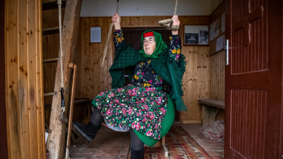 Hongrie: &agrave; 80 ans, une sonneuse de cloches perp&eacute;tue la tradition
