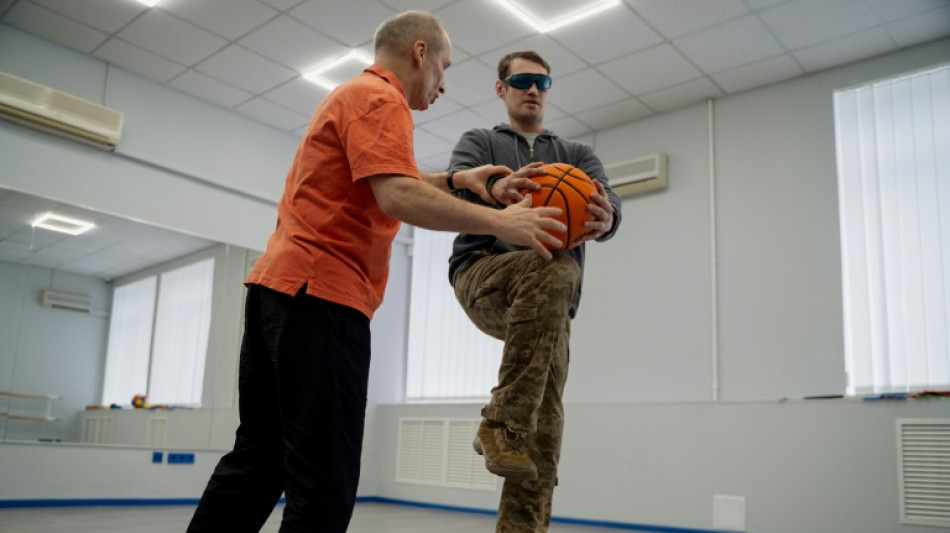 Pour les soldats ukrainiens revenus aveugles du front, la peur d'&ecirc;tre un "fardeau"