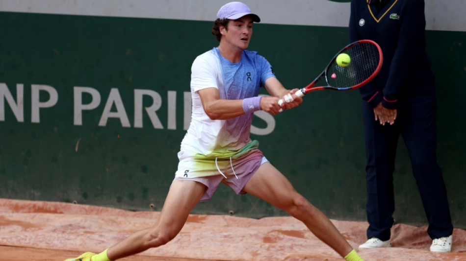 Jo&atilde;o Fonseca vence Hubert Hurkacz e avan&ccedil;a &agrave; 2&ordf; rodada de Roland Garros