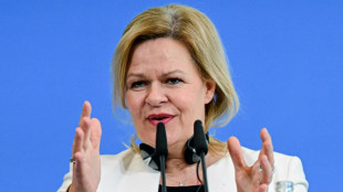 Innenministerin Faeser erw&auml;gt Messerverbot in Bus und Bahn