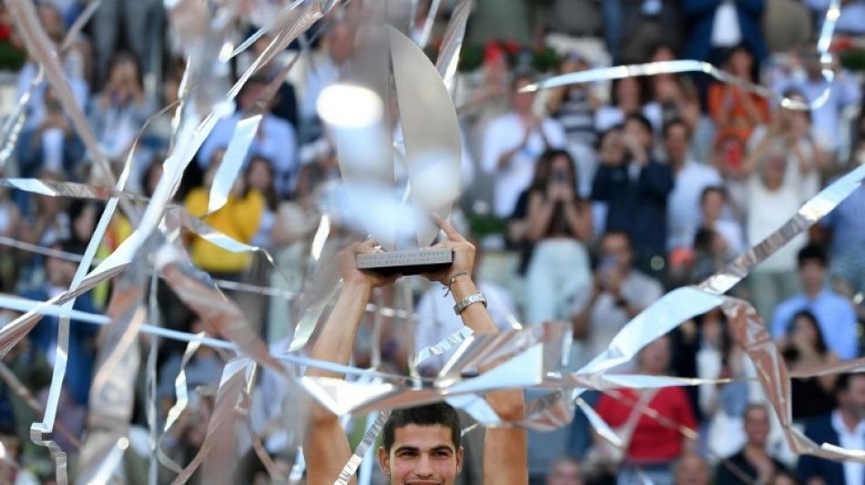 Alcaraz destrona a Zverev en Madrid y ya sue&ntilde;a con Roland Garros