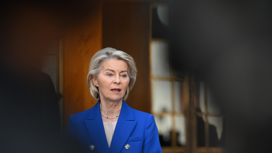 Von der Leyen, 'i raid in Libano mettono a rischio il processo di pace'