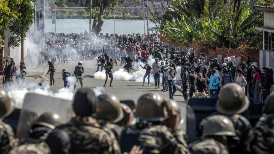 Unidade militar amotinada em Madagascar diz que as for&ccedil;as armadas est&atilde;o sob seu comando