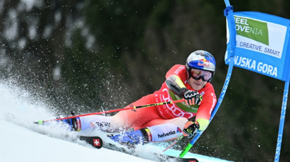 Ski alpin: No&euml;l pour rester dans la course, Odermatt pour un 4e sacre