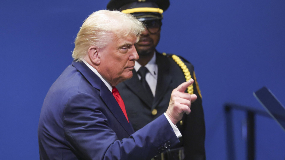 Trump, Paesi Nato abbattano jet russi sui loro cieli