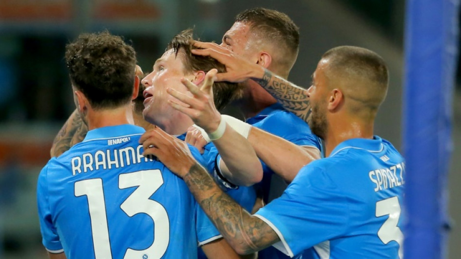 Napoli vence Torino e assume liderança isolada do Italiano com derrota da Inter