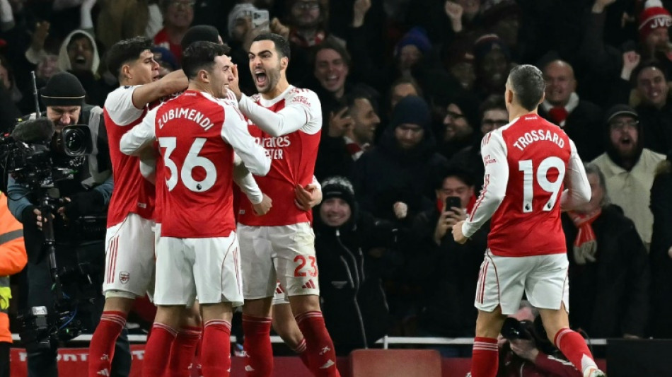 Com gols brasileiros, Arsenal vence Aston Villa (4-1) e garante lideran&ccedil;a da Premier League