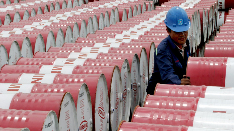 Prezzo del petrolio in calo, Wti in calo a 58,45 dollari