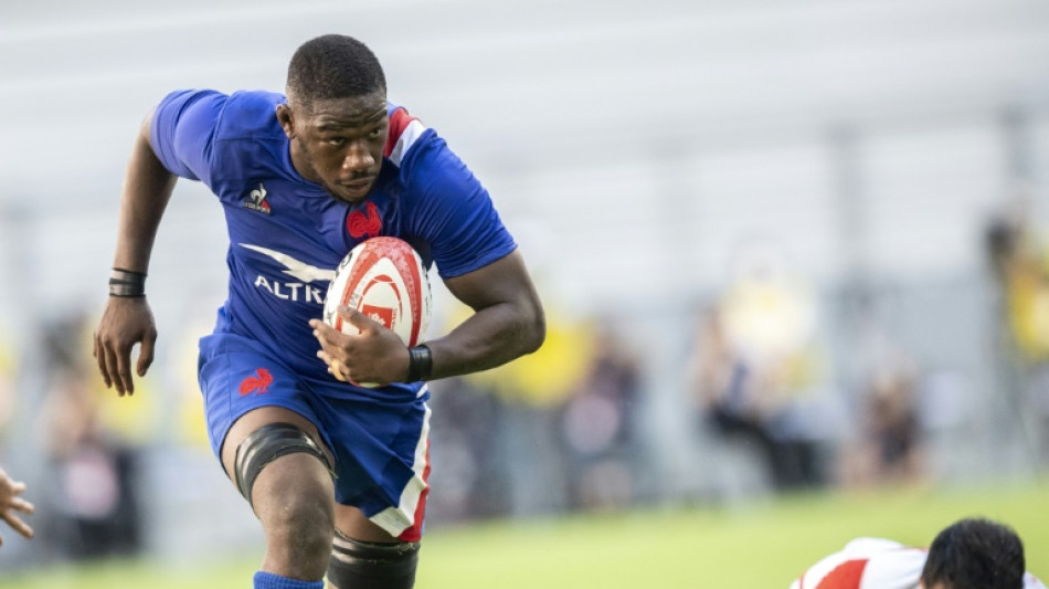 XV de France: Yoan Tanga, un m&eacute;lomane au coeur de la m&ecirc;l&eacute;e