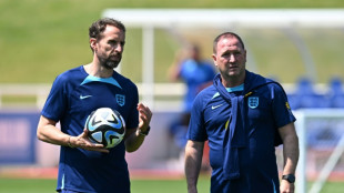 Southgate powerless to stop transfer talk in England camp