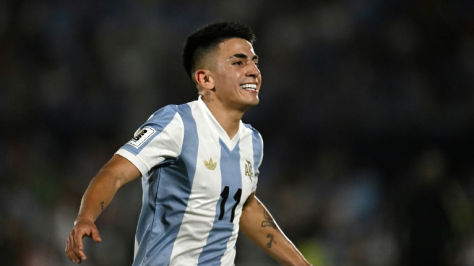 Com gola&ccedil;o de Almada, Argentina vence Uruguai (1-0) e fica a um empate da Copa do Mundo