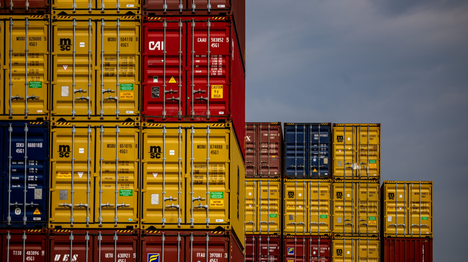 Export febbraio +0,8% annuo ma crolla verso Usa (-9,6%)