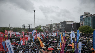 Police arrest more than 400 in Istanbul May Day showdown