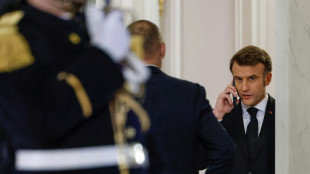Trump, Macron et Zelensky ou la "nouvelle diplomatie" du t&eacute;l&eacute;phone portable
