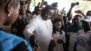 Sierra Leones Pr&auml;sident Bio wiedergew&auml;hlt