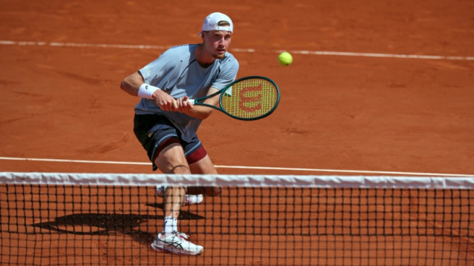 Juan Manuel Cer&uacute;ndolo &eacute; eliminado nas quartas de final em Eastbourne