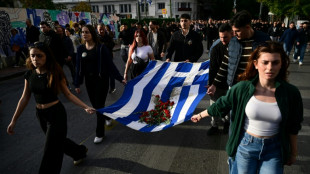 Des milliers de personnes comm&eacute;morent en Gr&egrave;ce le soul&egrave;vement contre la junte 