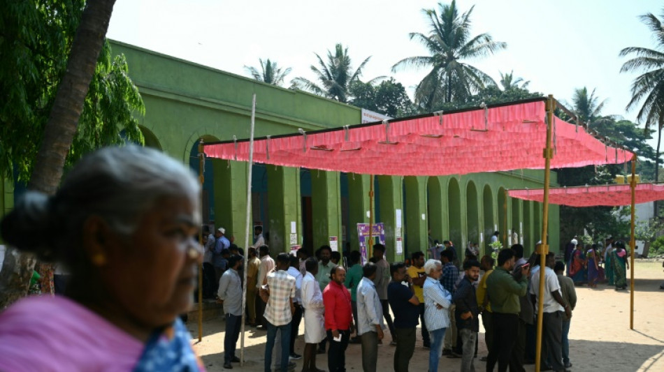 Les Indiens appel&eacute;s aux urnes sous une chaleur caniculaire
