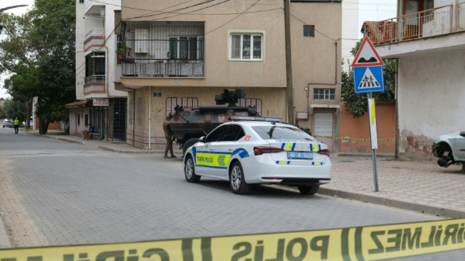 Tirs devant une &eacute;cole en Turquie: au moins 11 bless&eacute;s, un adolescent interpell&eacute;