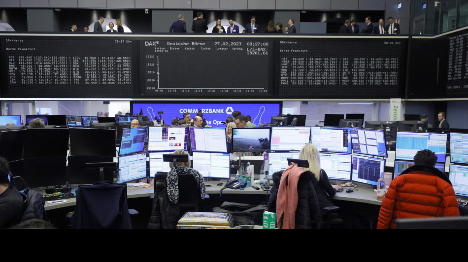 Borsa: l'Europa parte positiva, Francoforte +2,39%