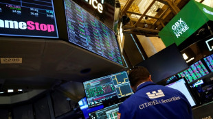 Wall Street termine h&eacute;sitante, avant des nouvelles de l'inflation