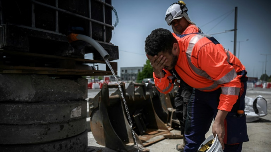 Onda de calor coloca Paris em alerta e fecha escolas na Europa