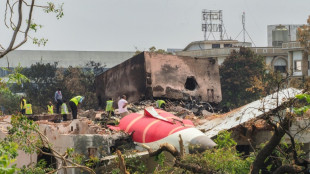 Einer der Flugschreiber nach Flugzeugabsturz in Indien gefunden - 265 Tote geborgen