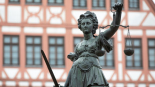 Bew&auml;hrungsstrafe f&uuml;r IS-R&uuml;ckkehrerin wegen Mitgliedschaft in zwei Terrorgruppen