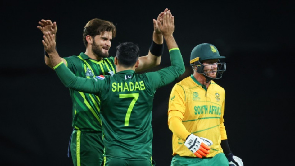 Pakistan keep slim World Cup hopes alive with South Africa win