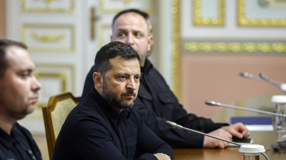 Zelensky, 'deliberato attacco russo a treno al confine con Polonia'