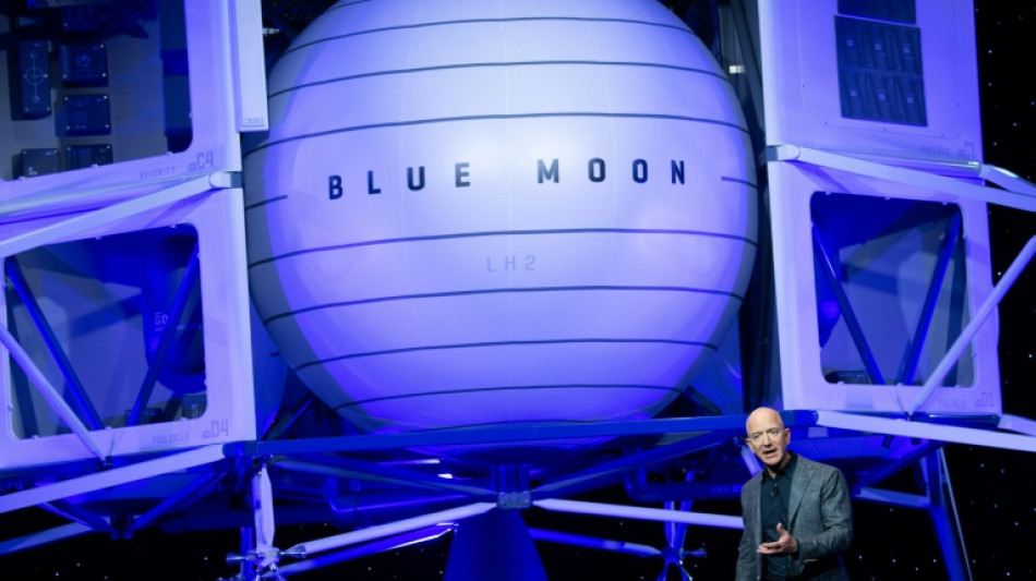 Jeff Bezos suspend ses activit&eacute;s de tourisme spatial pour se concentrer sur la Lune