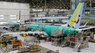 Boeing, en difficult&eacute;s financi&egrave;res, va supprimer environ 17.000 emplois dans le monde