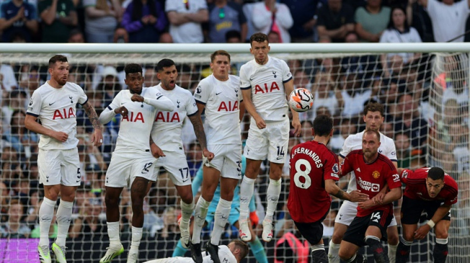Fernandes demands apology for Man Utd penalty call at Spurs 