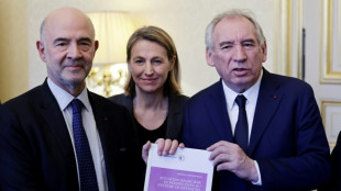 Retraites: d&eacute;ficit "imm&eacute;diat" de 6 milliards qui "d&eacute;rivera &agrave; 30 milliards dans les ann&eacute;es qui viennent", affirme Bayrou 