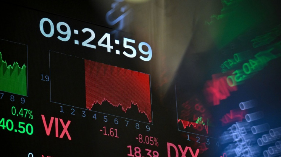 Wall Street ouvre en baisse, plomb&eacute;e par Alphabet, qui d&eacute;croche de plus de 10%