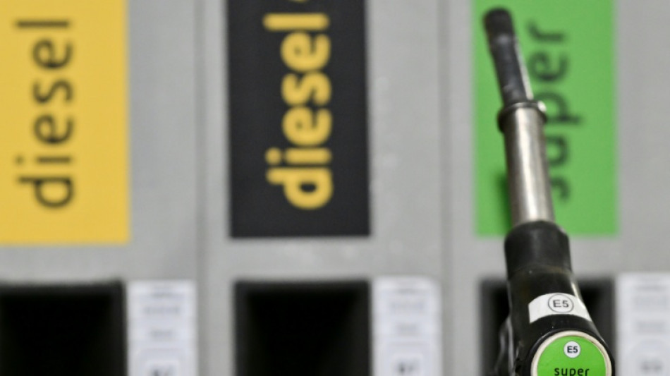 Greenpeace: &Ouml;lkonzerne machen im Juli Rekord&uuml;bergewinne mit Sprit