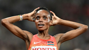 Chebet sella el doblete del fondo, Mar&iacute;a P&eacute;rez repite el de la marcha