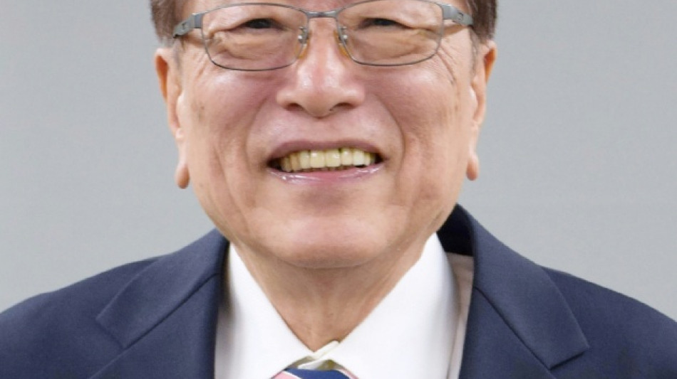 El esposo de la nueva líder japonesa promete ser "discreto" y cocinar para ella