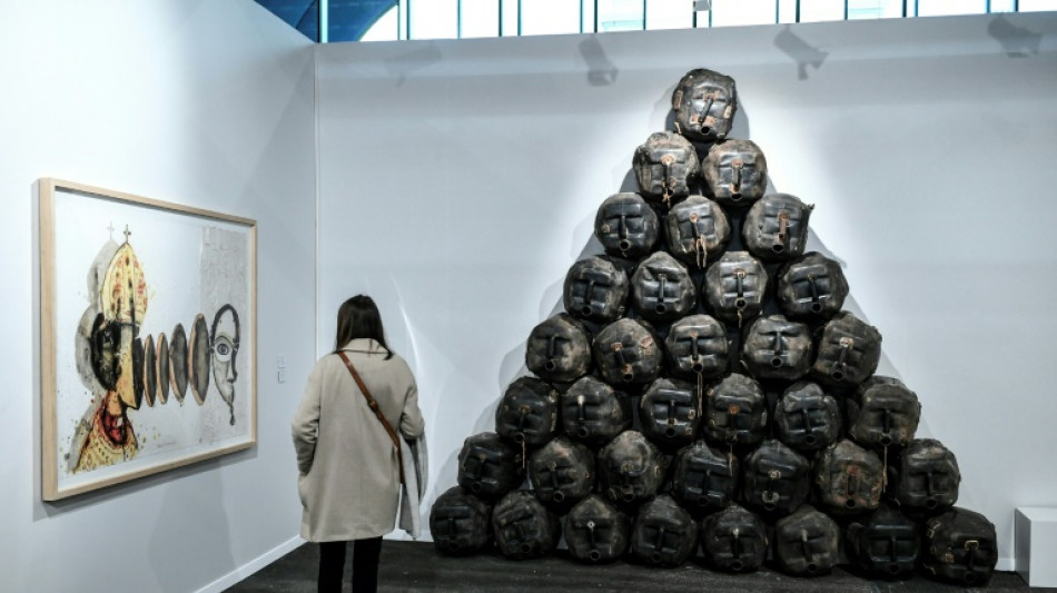 Branches mortes, moquette recycl&eacute;e: "Art Paris" rejoint la vague verte