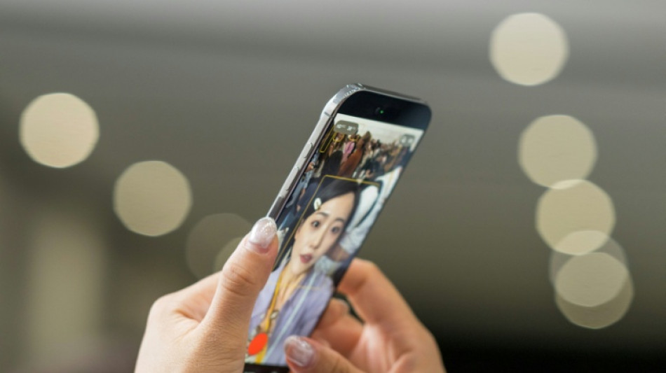 Apple apresenta iPhone 17 Air em meio &agrave; corrida pela IA