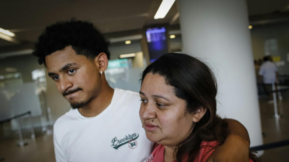 Retornar a um pa&iacute;s desconhecido, o conflito de um deportado hondurenho