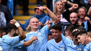 Ten-man Man City extend Premier League lead, Man Utd bounce back at Burnley