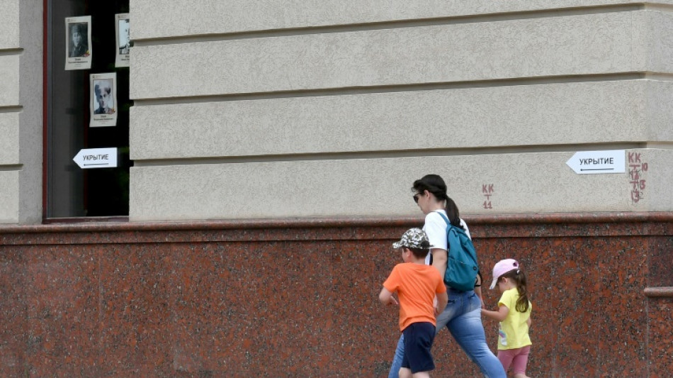 R&uacute;ssia retira crian&ccedil;as de zonas bombardeadas na fronteira com a Ucr&acirc;nia