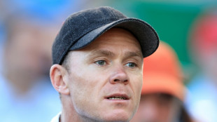 El ciclista Chris Froome es hospitalizado tras una ca&iacute;da en un entrenamiento