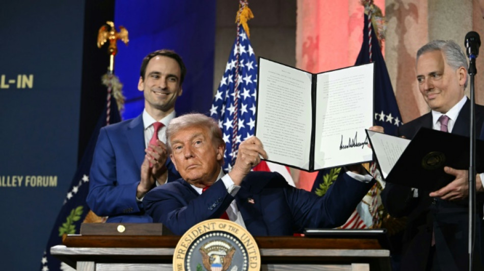 Trump prioriza desregular la IA para impulsar dominio de EEUU en el sector