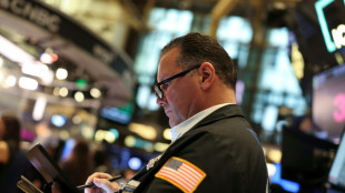 Wall Street reste calme, les yeux tourn&eacute;s vers la Fed
