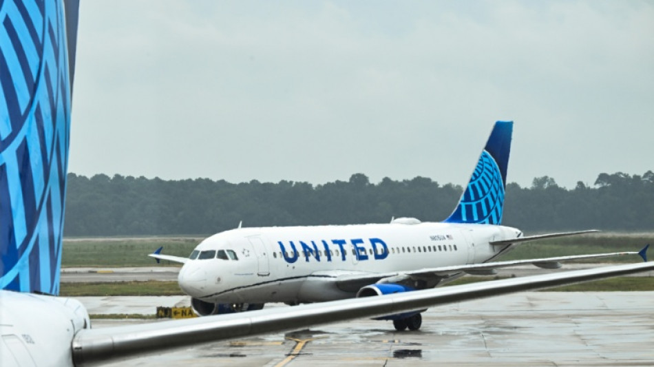 United Airlines flights grounded in the US
